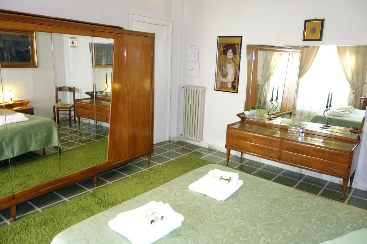 Downtown Deluxe Bed & Breakfast