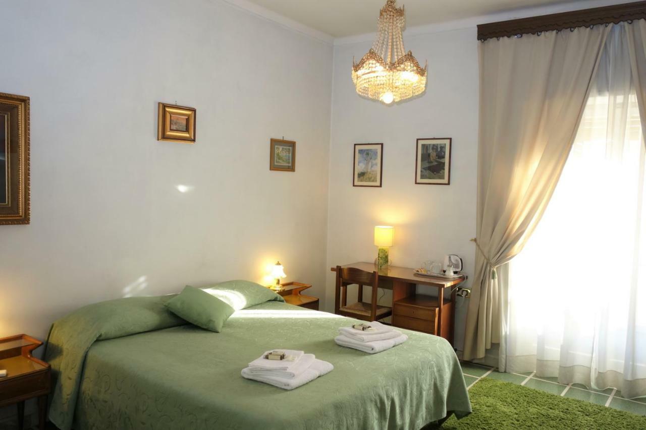 Downtown Deluxe * Roma