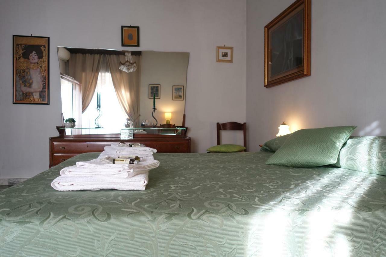 Downtown Deluxe * Roma